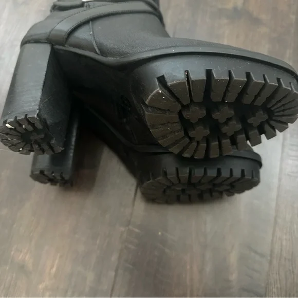 Vince Camuto Black Buckle Platform Heeled Ankle Moto Boots - Picture 8 of 9